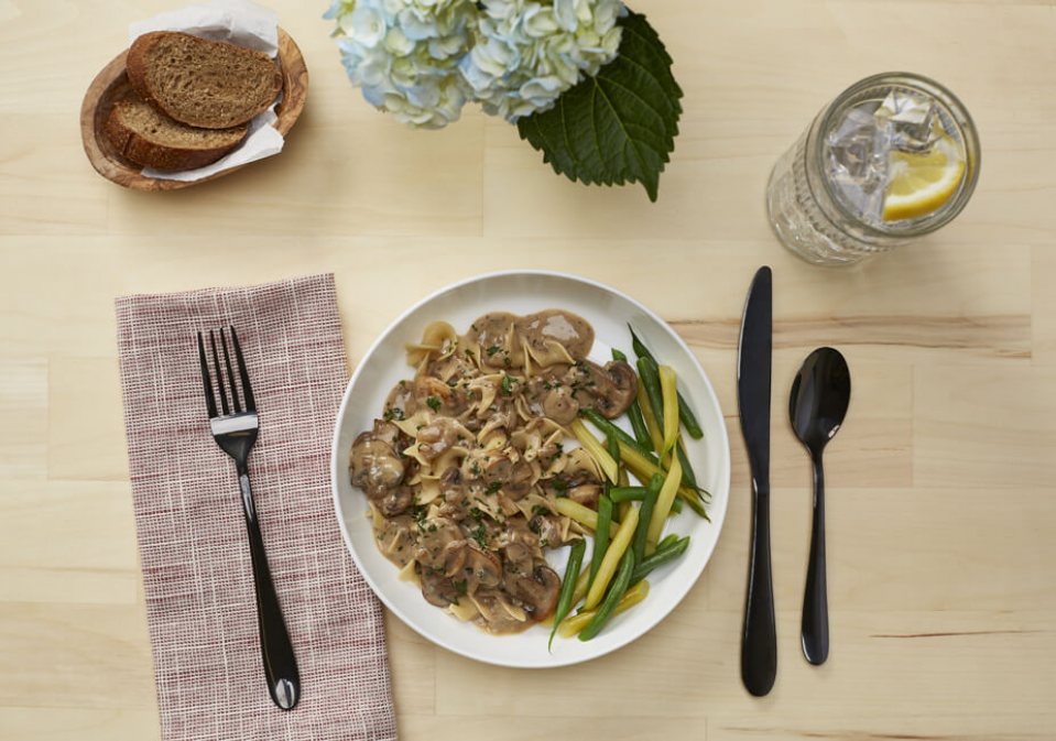 Comida Stroganoff con hongos