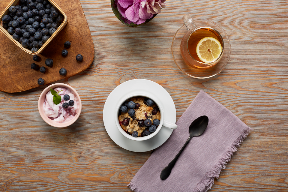 Muffin de arándanos en taza