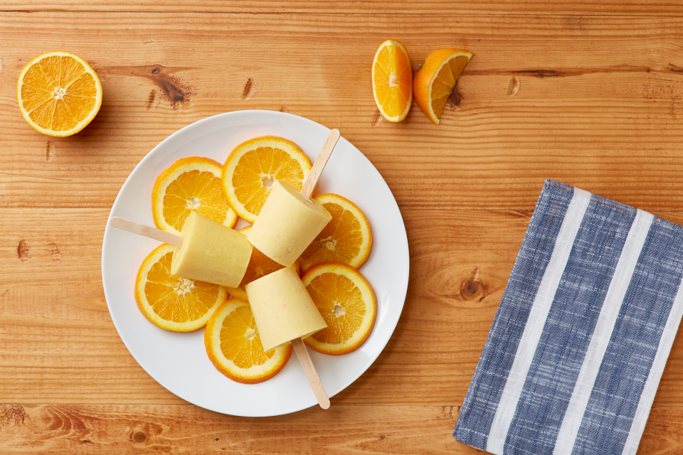 Paletas de fruta y yogur 